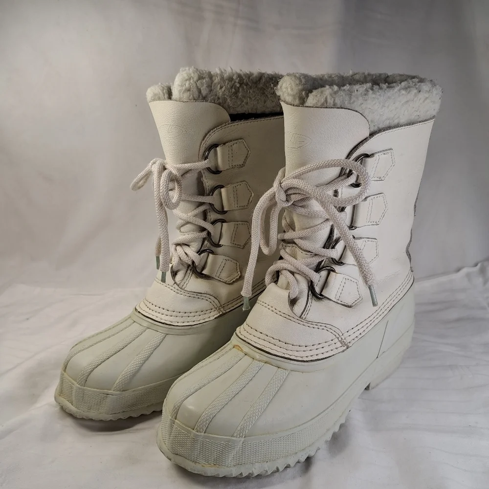 DUCK Boots White Leather Removable Liner Women's Size 6